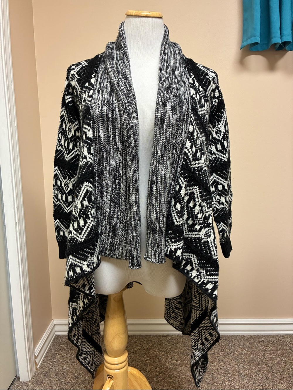 Nevada Size XS Black and White Open-Front Draped Knit Cardigan